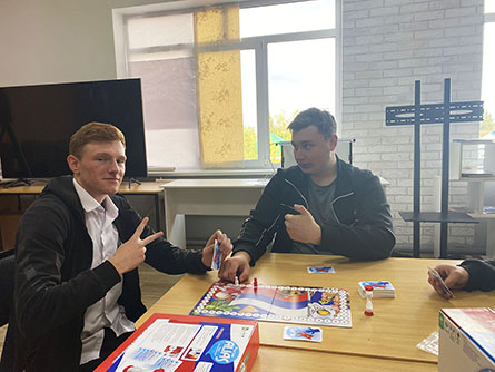 в библиотеку пришли студенты КАТТ. в библиотеку пришли студенты КАТТ.